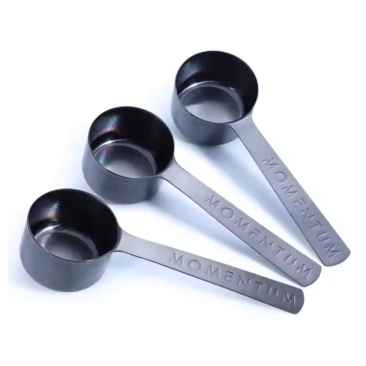 Manejar una cuchara de taza de medición de acero inoxidable de acero inoxidable de metal negro