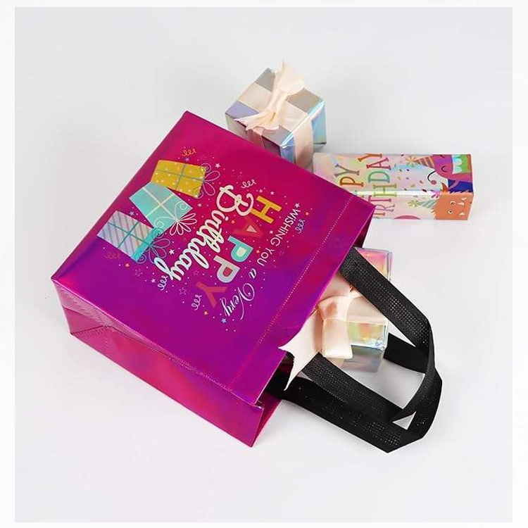 Bolsas de cumpleaños no tejidas de varios tamaños y colores coordinados